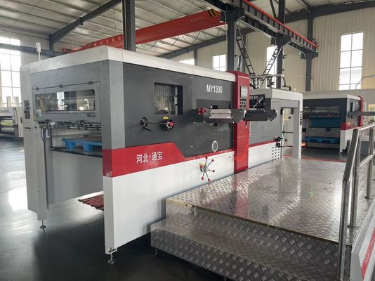 Máquina de corte de tipo de processamento personalizável para corte de matriz de caixa ondulada