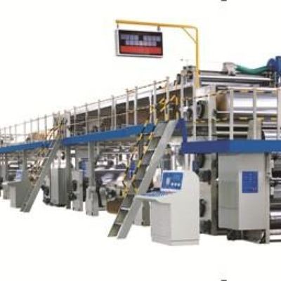 Material de embalagem de papel corrugado de madeira Máquina automática de fabricação de cartão