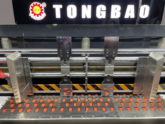 1500 mm Flexo 4 cores de impressão Slotting Die Cutting Plying Glueing Strapping Linha pegajosa máquina