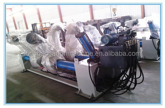 Máquina de fabricação de caixas onduladas de 1500 mm personalizável com suporte de rolos de moinho hidráulico