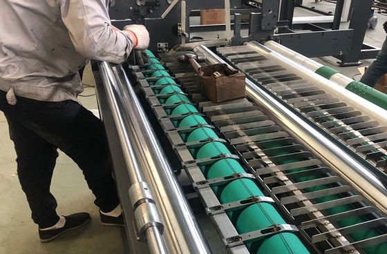 Máquina laminadora automática de flauta de 400 mm versátil para várias aplicações