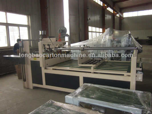 Máquina de colagem de pasta semi-automática para produtos de 900 mm de largura 40 M/min Velocidade direta