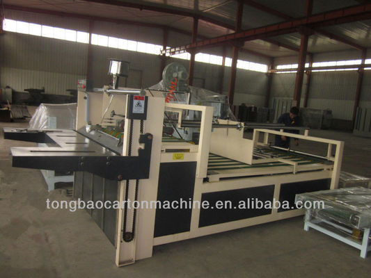 Máquina de colagem de pasta semi-automática para produtos de 900 mm de largura 40 M/min Velocidade direta