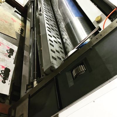 Melhore o seu processo de embalagem com a nossa máquina automática de fazer caixas de cartão onduladas